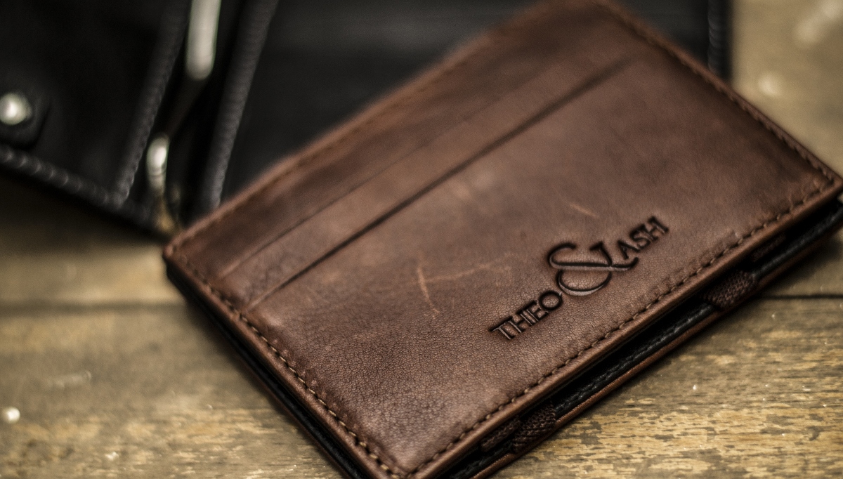 Classic-Leather-wallet